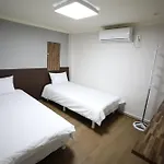 Hotel Golden Hill