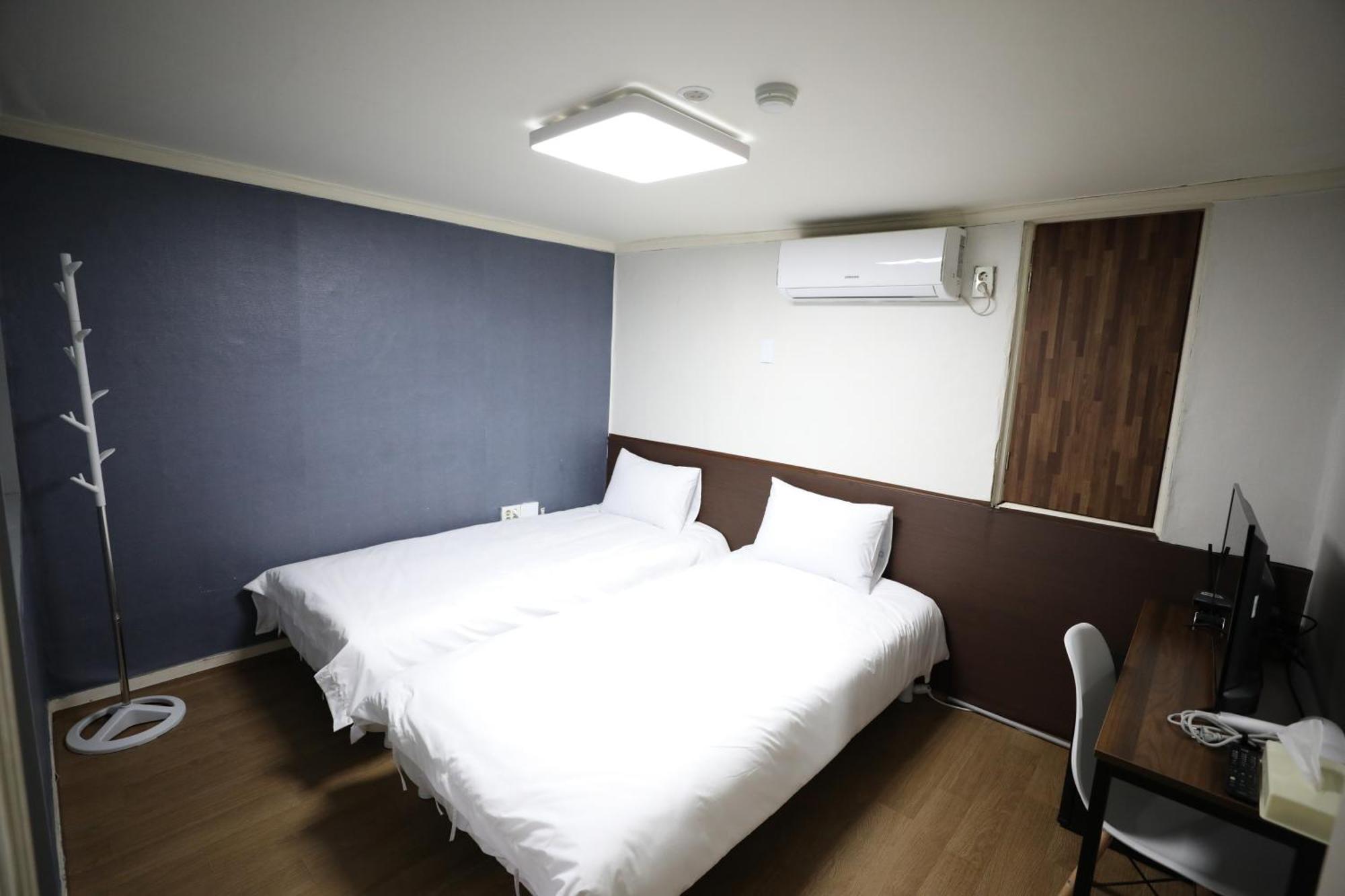 Golden Hill Hotel