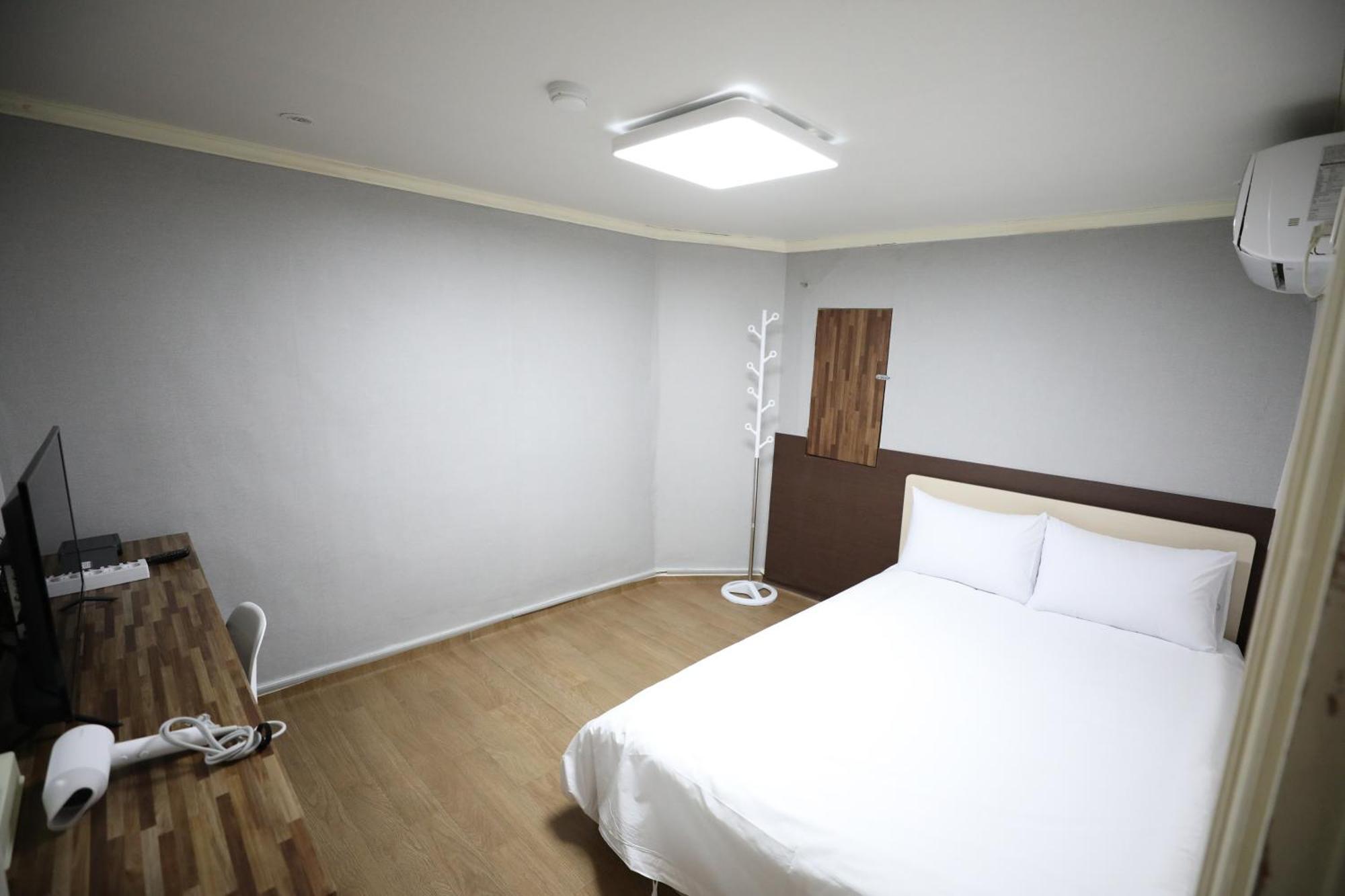 Golden Hill Hotel